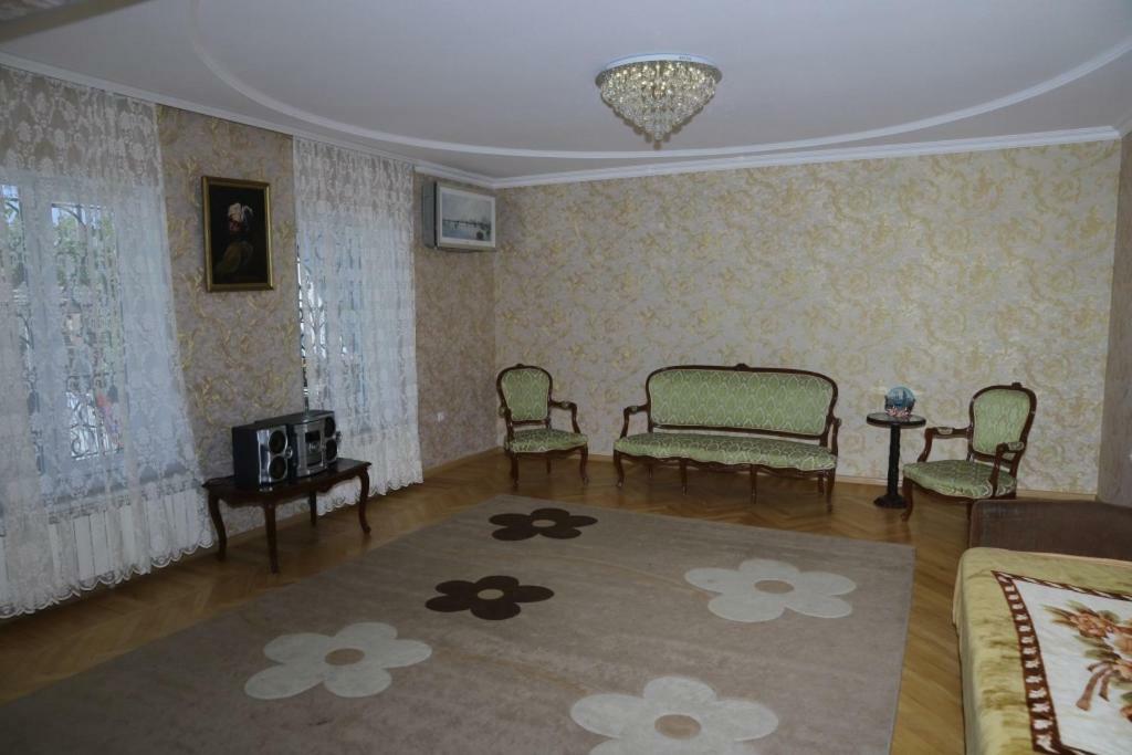 Nana'S Apartment Kutaisi Exterior photo