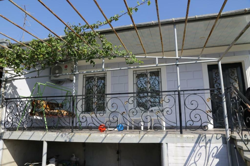 Nana'S Apartment Kutaisi Exterior photo